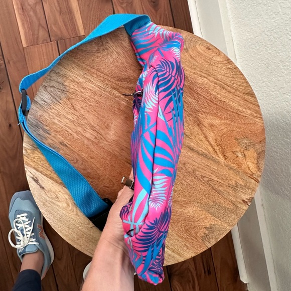 Born Primitive Tropical Crew Fanny Pack NWOT - Picture 9 of 9